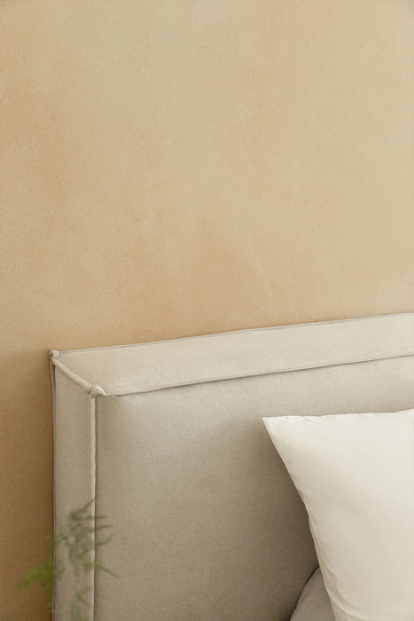 Lunari bed with bedding box