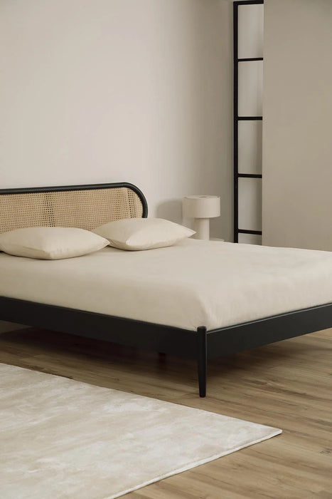 Bed Fraser