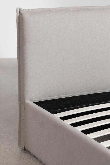 Lorea bed with bedding box