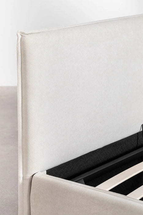 Lorea bed with bedding box