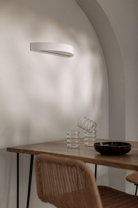 Bertina LED wall lamp