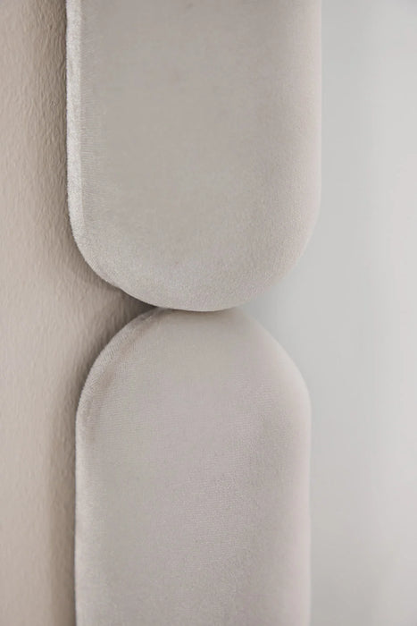 Oval wall mirror with velor finish Santes